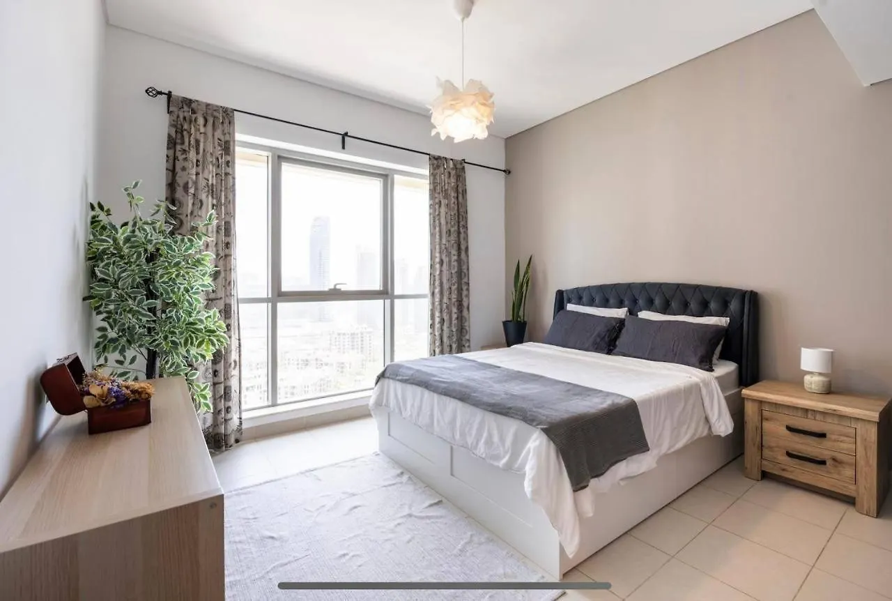 דובאי Condo At Heart Of Downtown Next To Burj Khalifa איחוד האמירויות הערביות