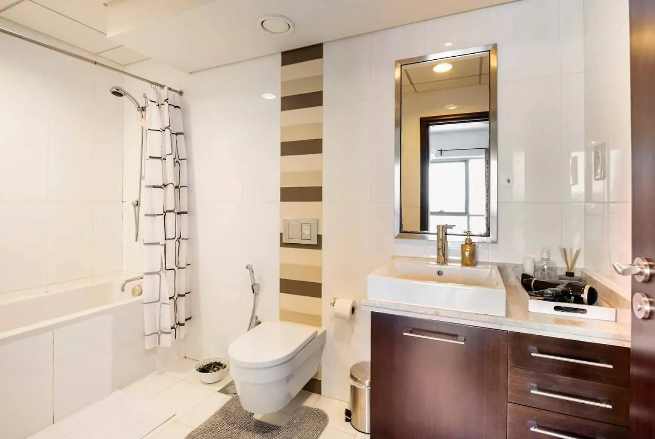 Condo At Heart Of Downtown Next To Burj Khalifa Dubai