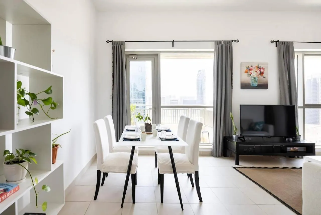 Condo At Heart Of Downtown Next To Burj Khalifa Dubai